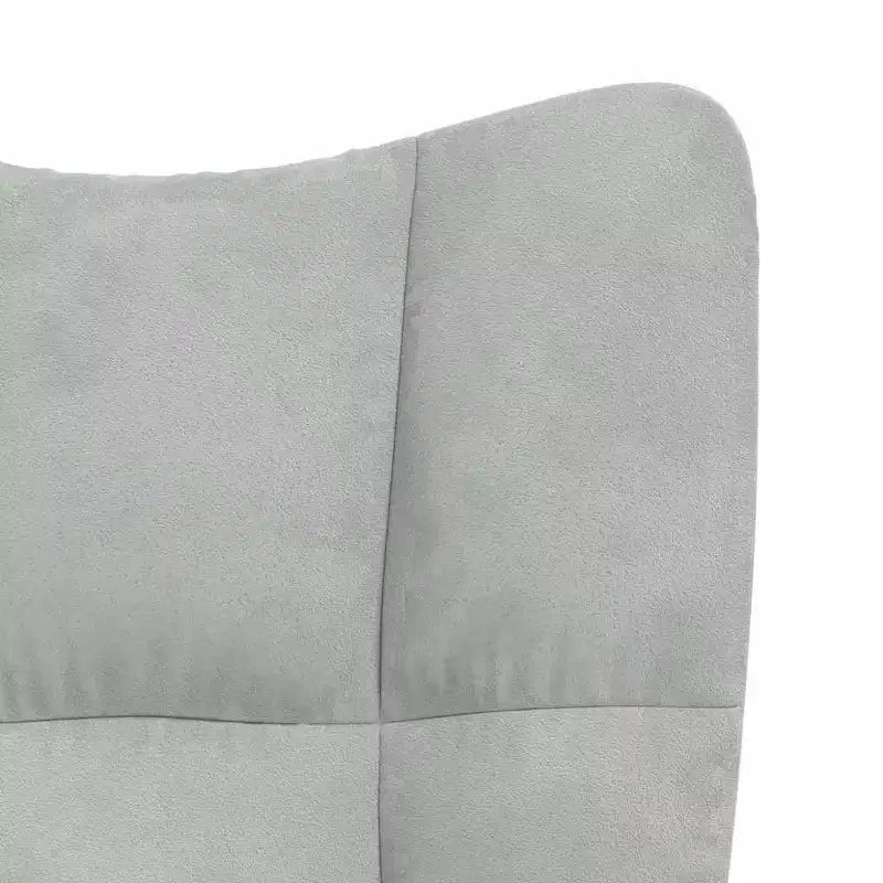 Fauteuil moderne en velours gris clair avec pieds en bois, assise en mousse épaisse rembourrée, blocs esthétiques sur le dossier - Gris clair